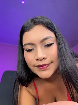 Snapshot of LunaaRosse chatting on June 4, 2026, 3:23 am LunaaRosse online show from June 4, 2026, 3:23 am