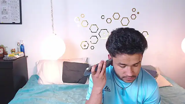 Snapshot of Provincute chatting on November 16, 2025, 4:07 am Provincute online show from November 16, 2025, 4:07 am