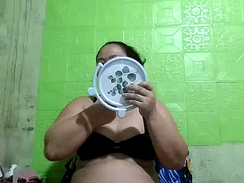 prettywetmom88 online show from September 26, 2025, 10:41 am