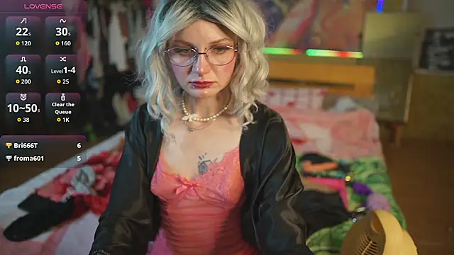 Dia Angel online show from April 18, 2026, 7:58 pm