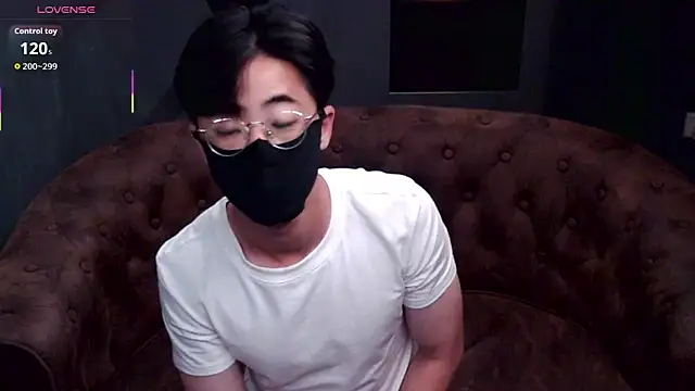 Snapshot of asiantwinkz chatting on May 1, 2026, 2:10 pm asiantwinkz online show from May 1, 2026, 2:10 pm
