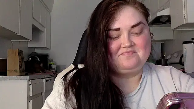 JJbaby1 online show from October 21, 2025, 6:52 pm