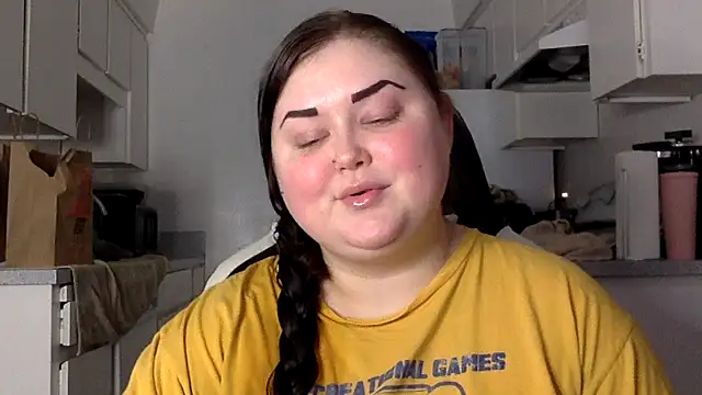 JJbaby1 online show from November 1, 2025, 4:31 pm