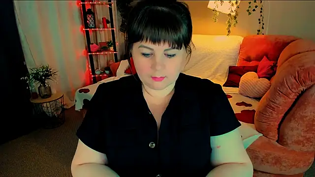 CrystaalStaar online show from June 6, 2026, 10:03 pm