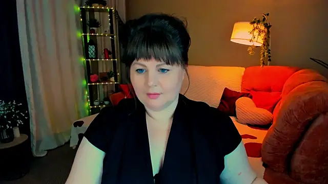 CrystaalStaar online show from June 11, 2026, 8:40 pm