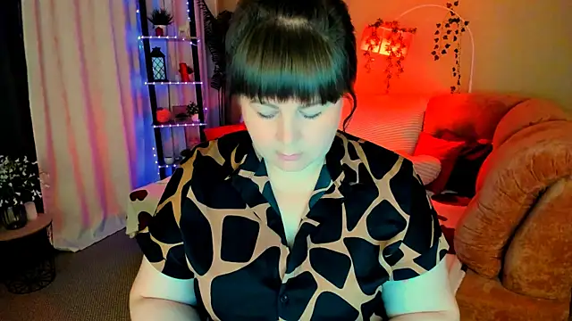 CrystaalStaar online show from June 14, 2026, 6:43 pm