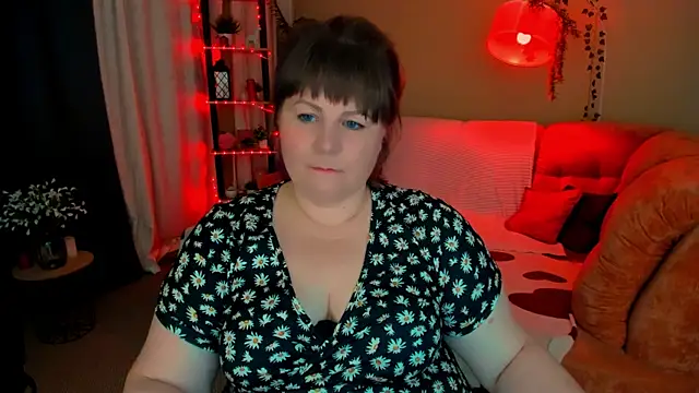 CrystaalStaar online show from July 5, 2026, 10:50 pm