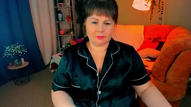 CrystaalStaar online show from July 13, 2026, 8:33 pm