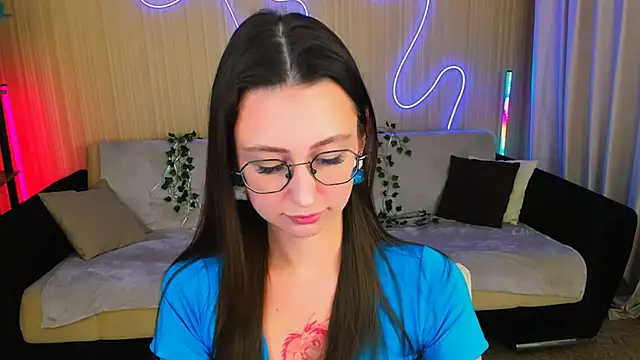 Snapshot of YourLovellyStory chatting on October 17, 2025, 4:20 pm YourLovellyStory online show from October 17, 2025, 4:20 pm