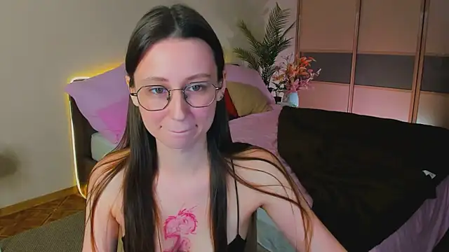 YourLovellyStory online show from April 19, 2026, 11:42 am