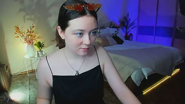 Snapshot of AlluringLookk chatting on November 13, 2025, 11:20 am AlluringLookk online show from November 13, 2025, 11:20 am