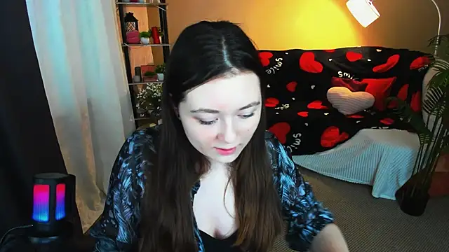 AlluringLookk online show from February 10, 2026, 12:31 pm