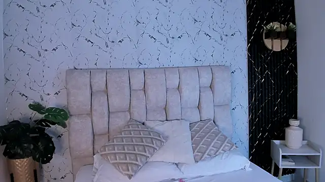 LauMiller online show from September 26, 2025, 8:35 pm