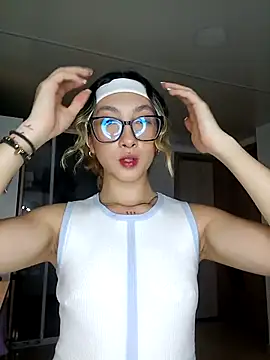 LauMiller online show from November 24, 2025, 7:35 pm