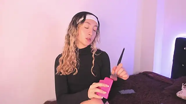 LauMiller online show from November 29, 2025, 12:02 am