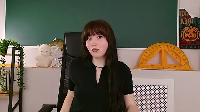 VanessaFields online show from October 28, 2025, 3:04 pm