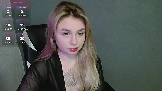 Snapshot of AngelicaHollywood chatting on October 12, 2025, 9:14 pm AngelicaHollywood online show from October 12, 2025, 9:14 pm