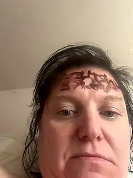 lisamarie4385 online show from November 16, 2025, 3:12 am