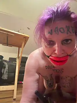 lisamarie4385 online show from April 27, 2026, 6:00 am