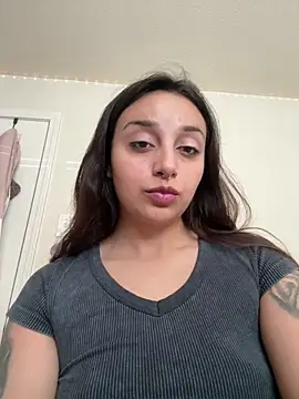 CharmingMaddie online show from May 17, 2026, 3:52 pm