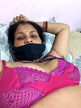 Love-pari077 online show from April 14, 2026, 3:29 pm