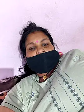 Love-pari077 online show from April 15, 2026, 5:31 pm