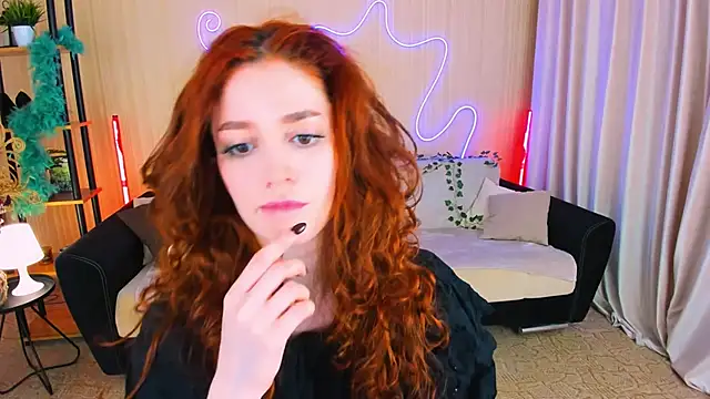 ChristinaConteeree online show from November 7, 2025, 7:25 pm