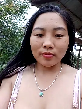 Snapshot of Love-Ly99 chatting on September 20, 2025, 11:06 pm Love-Ly99 online show from September 20, 2025, 11:06 pm