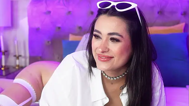 Snapshot of Pretty_Lia_ chatting on November 7, 2025, 7:47 pm Pretty Lia online show from November 7, 2025, 7:47 pm