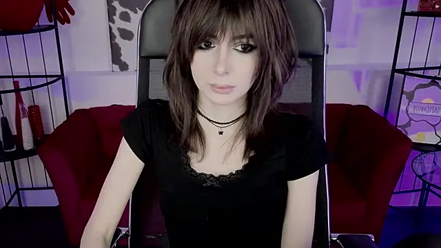 CrystallBloom online show from March 4, 2026, 1:06 pm