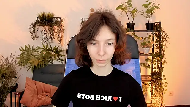 EmmanuellBrown online show from November 30, 2025, 4:16 am