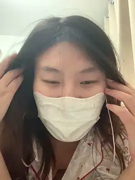 Snapshot of mmm6660 chatting on November 6, 2025, 2:18 pm mmm6660 online show from November 6, 2025, 2:18 pm