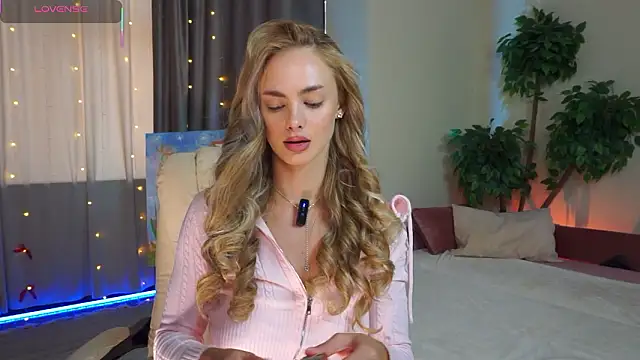 AliciaMellow online show from March 16, 2026, 11:36 am