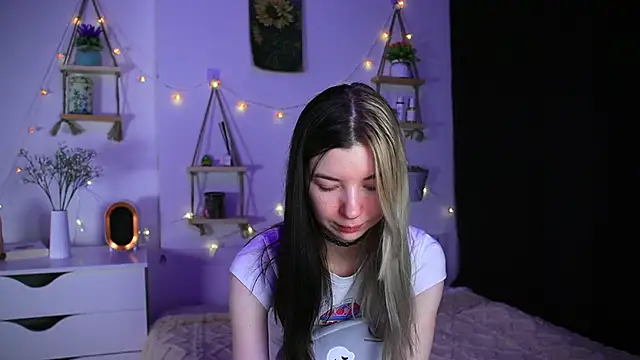 EmmieBlade online show from October 12, 2025, 9:25 pm
