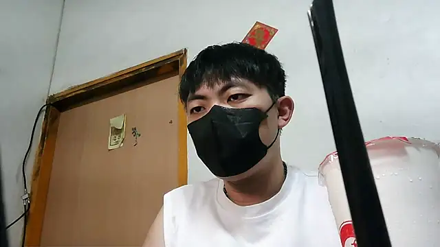 bigbb101011 online show from October 3, 2025, 1:41 pm