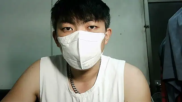 bigbb101011 online show from October 24, 2025, 1:18 pm