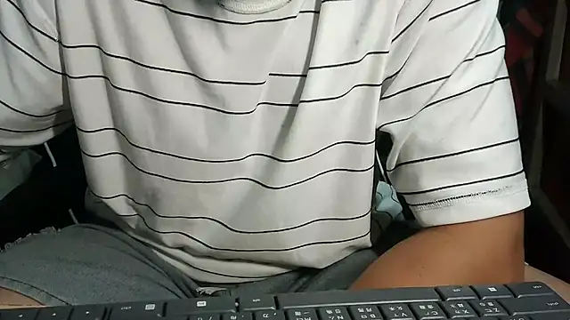 bigbb101011 online show from November 11, 2025, 1:55 pm