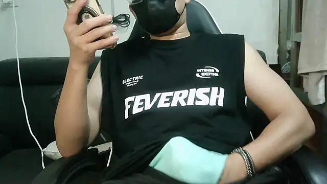 bigbb101011 online show from December 17, 2025, 2:56 pm