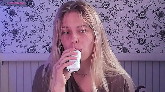 AngelAnty online show from July 5, 2026, 1:29 pm