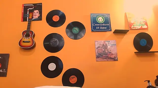 meisevil77 online show from November 17, 2025, 2:50 am