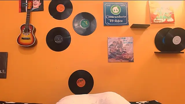 meisevil77 online show from December 23, 2025, 2:42 am