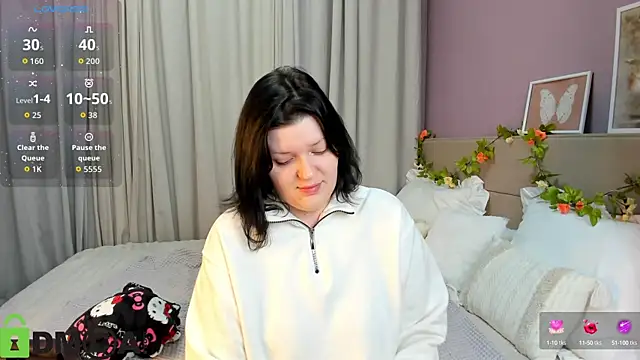 Snapshot of Michele_Greenn chatting on September 30, 2025, 12:04 am Michele Greenn online show from September 30, 2025, 12:04 am