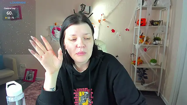 Snapshot of Michele_Greenn chatting on November 1, 2025, 1:07 am Michele Greenn online show from November 1, 2025, 1:07 am