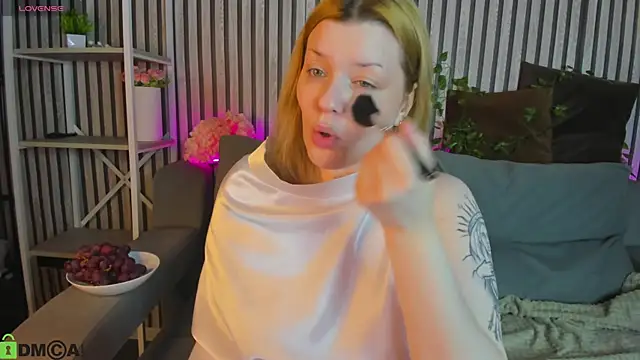 Michele Greenn online show from April 11, 2026, 1:10 am