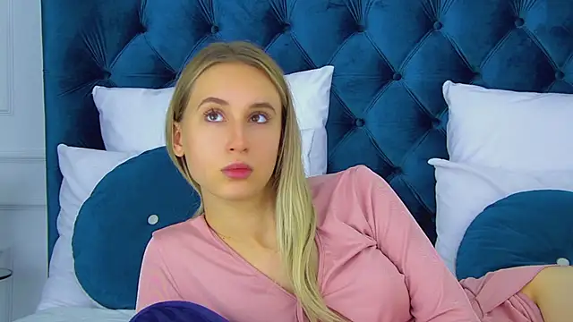 VictoriaHopsons online show from September 20, 2025, 6:36 am