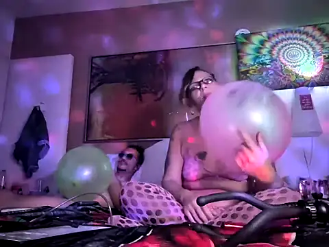 SparklesB1tch online show from April 8, 2026, 9:31 am