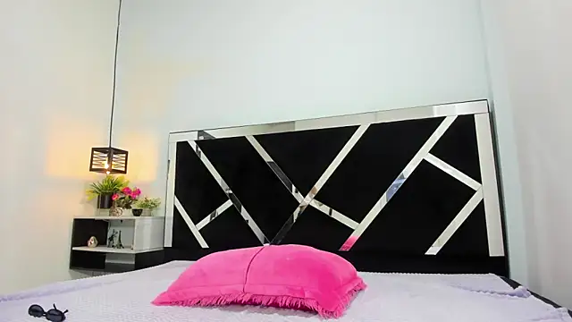 iisabella noa online show from January 13, 2026, 12:54 pm