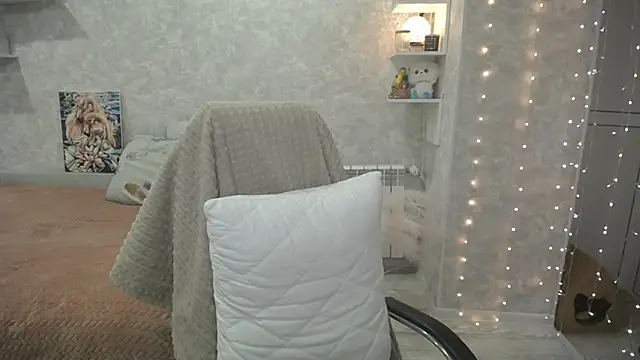 NickyAdamidi online show from October 19, 2025, 3:12 pm