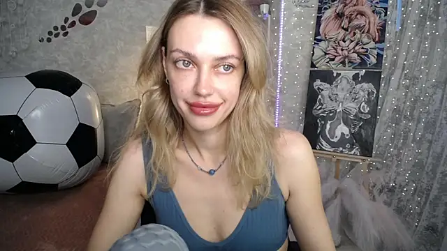 NickyAdamidi online show from June 14, 2026, 4:31 pm