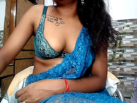 HOT AARVI11 online show from October 10, 2025, 5:45 pm